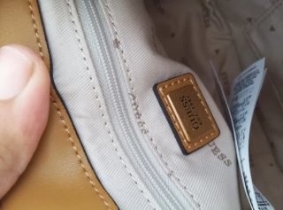 Bolso Guess Marrón y Dorado
