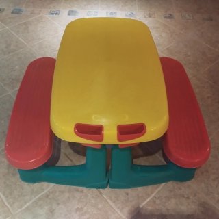 Escritorio de juegos infantil con doble asiento