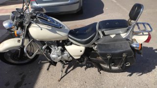 Moto Cruiser 125cc Beige y Negra