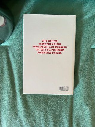 Libro nuovo le rose a dicembre