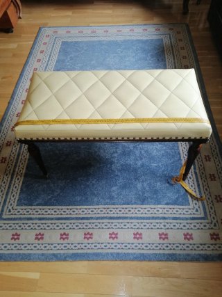 Banqueta pie de cama antigua beige