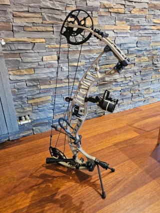 Arco Hoyt VTM 31 zurdo completo