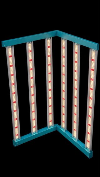 Luz LED Black Panter 730W Efecto Emerson