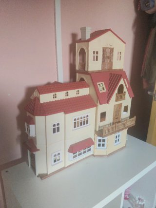 Casa Sylvanian Families con Muñecos y Accesorios