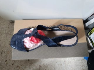 Sandalias azules de tacón