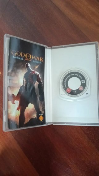 Pacchetto 3 Giochi PSP: God of War, Namco, Pursuit