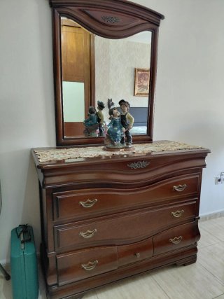 Dormitorio de Matrimonio Clásico en Madera