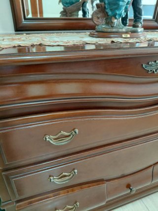 Dormitorio de Matrimonio Clásico en Madera