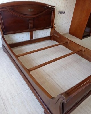 Dormitorio de Matrimonio Clásico en Madera