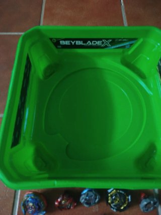 Set Beyblade X con Estadio y Lanzadores