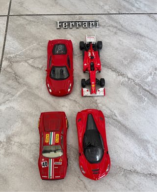 Modellini Ferrari Bburago + Targhetta Metallo
