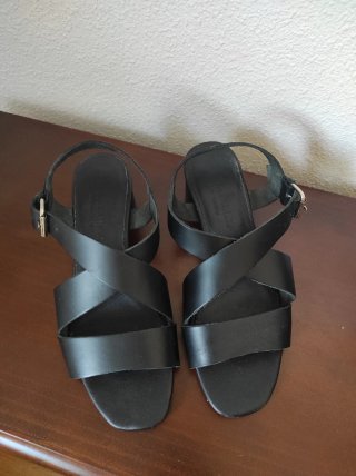 Sandalias de Piel Les Bagatelles Negras T.37