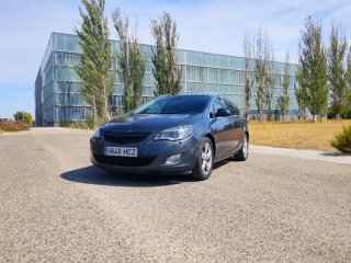 Opel Astra 2011