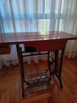 Máquina de Coser Alfa Antigua