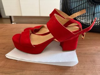 Sandalias de Tacón Rojas