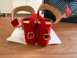 Sandalias de Tacón Rojas
