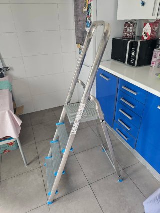 Escalera de Aluminio Plegable