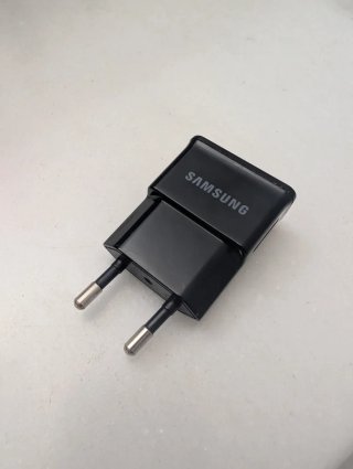 Cargador Samsung USB Negro