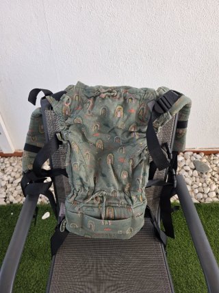 Mochila portabebé Fidella + saquito para el frío