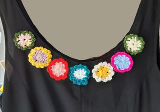 Vestido Negro con Detalles de Crochet