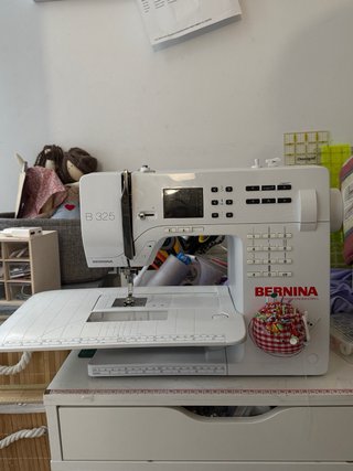 Máquina de Coser BERNINA B 325