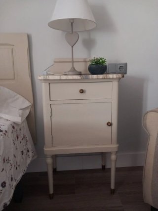 Coppia di comodini vintage con piano in marmo