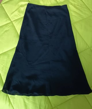 Falda negra elegante