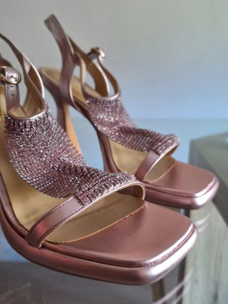 SANDALIAS ALMA EN PENA TACÓN ROSA