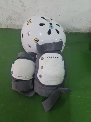 Casco y Protecciones para Patinaje