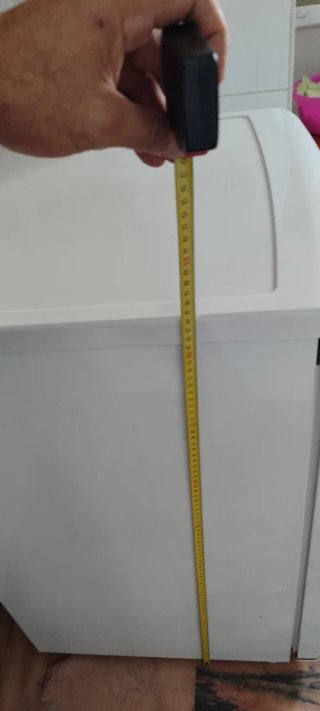 Congelador vertical bajo encimera