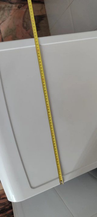 Congelador vertical bajo encimera