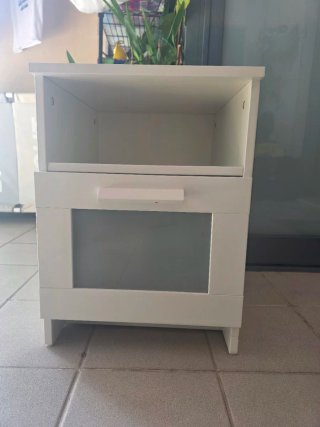 Mesita y escritorio IKEA