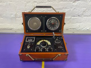 Radio Despertador Vintage Spirit of St. Louis
