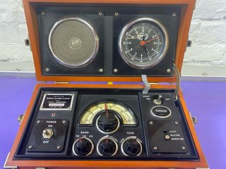 Radio Despertador Vintage Spirit of St. Louis