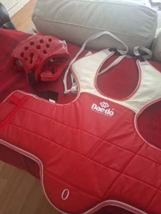 Peto y Casco Taekwondo Daedo Talla m
