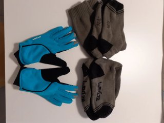 Guantes y calcetines de esquí infantiles Decathlon