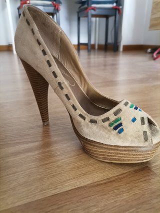 Zapatos Bershka tacón plataforma beige 37