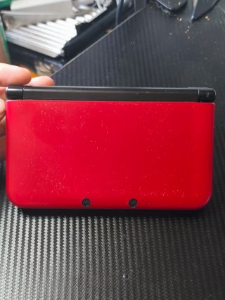 Nintendo 3DS XL Roja con cargador y lápiz