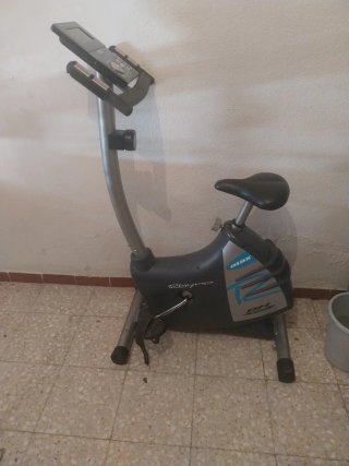 Bicicleta Estática BH Fitness Max  falta un pedal