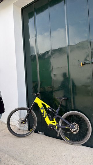Bicicleta Eléctrica Husqvarna MC1