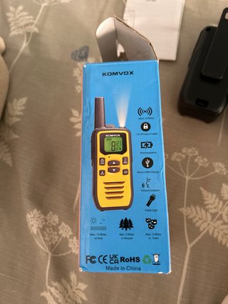 2 Walkie Talkies KOMVOX GT-60 Amarillos