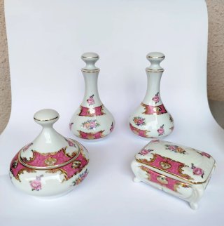 Juego de tocador vintage con flores