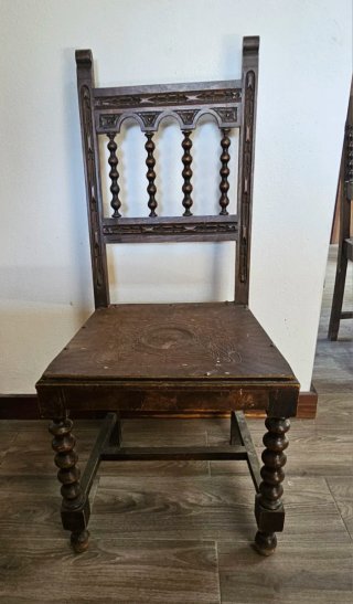Mesa de Madera Maciza y 4 Sillas