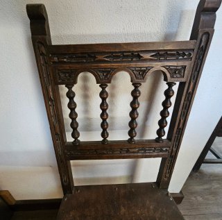 Mesa de Madera Maciza y 4 Sillas