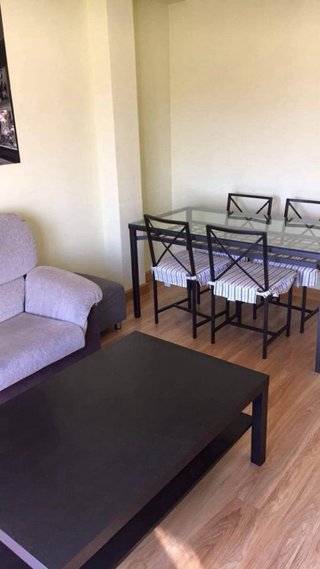 Alquilo 3 habitaciones a estudiantes