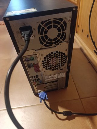 Torre PC Compaq Presario SR1000