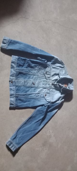 24€. Cazadora Levi's Azul Talla L