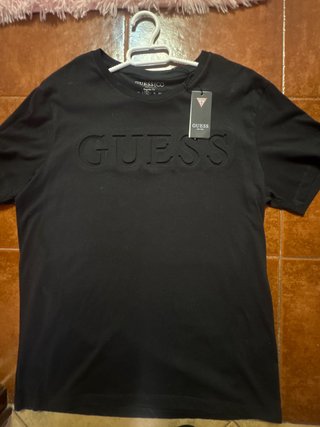 Camiseta GUESS Negra Talla M a ESTRENAR