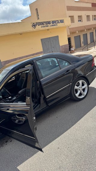Mercedes-Benz Clase C 2005