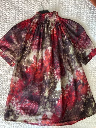Blusa Adolfo Dominguez cuello alto manga corta